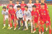 徐州vs宿迁赛后，江苏常晋球员合影，苗润东、张桐瑞交换球衣